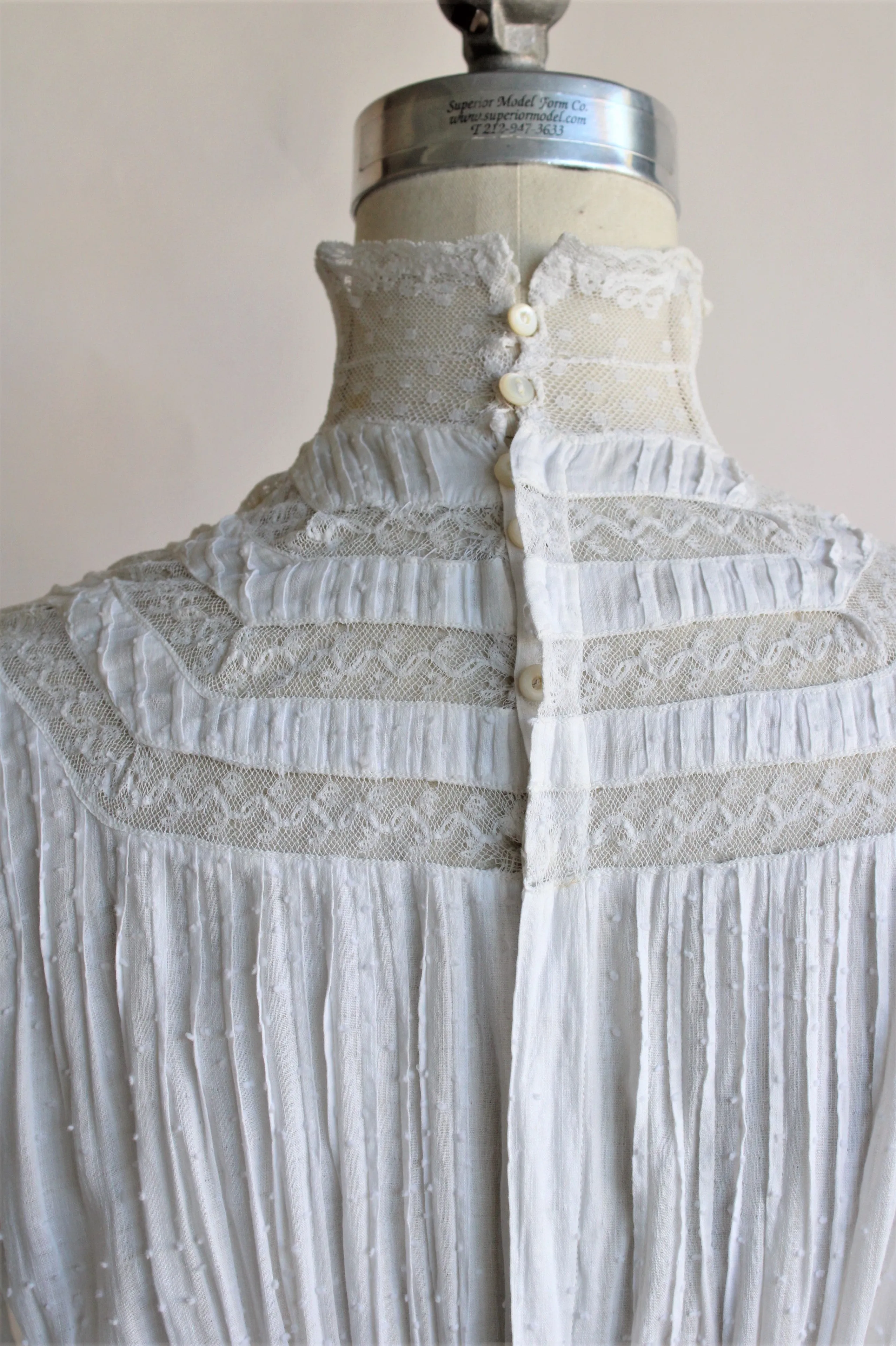 Antique Edwardian White Dress In Cotton and Lace