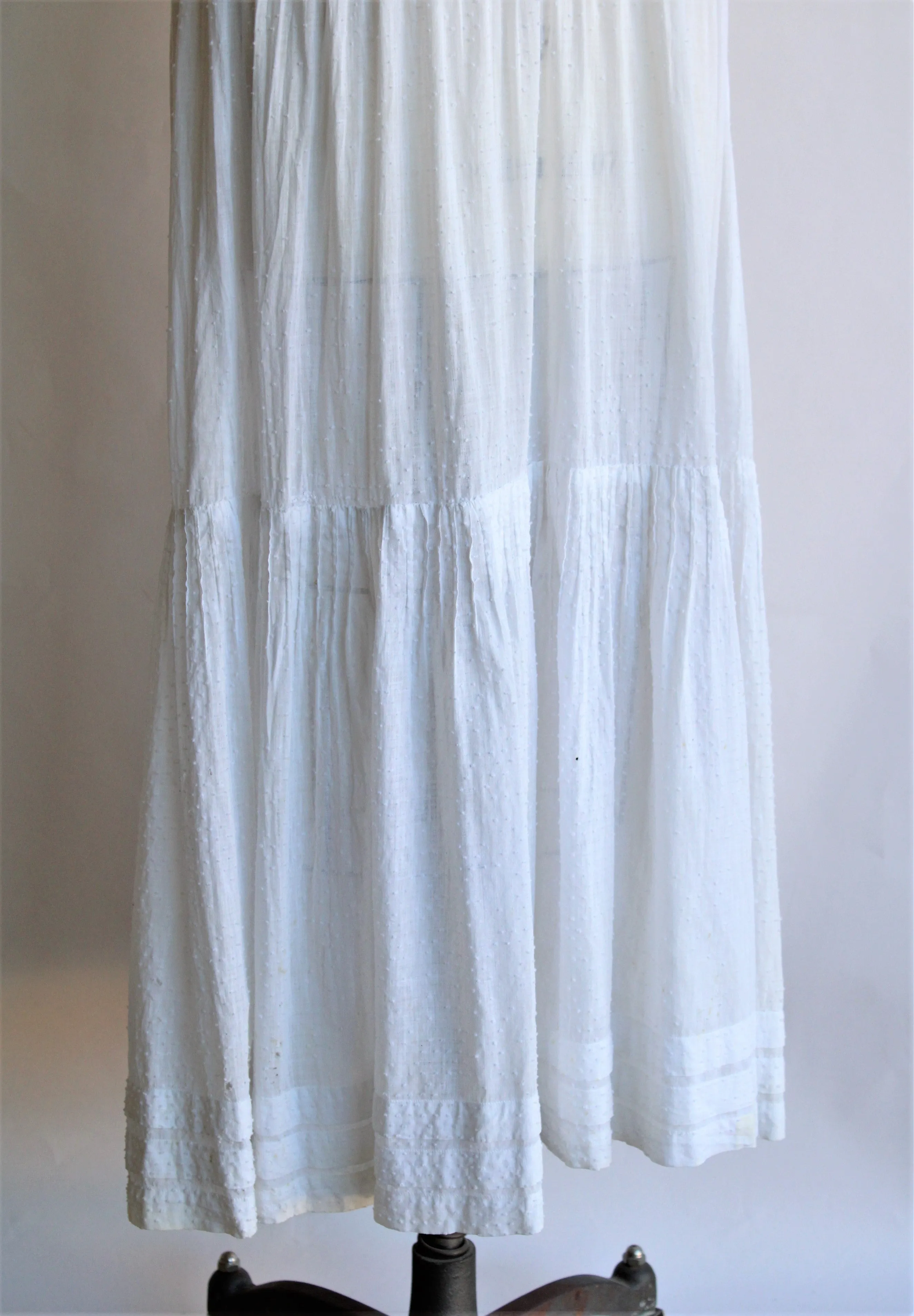 Antique Edwardian White Dress In Cotton and Lace