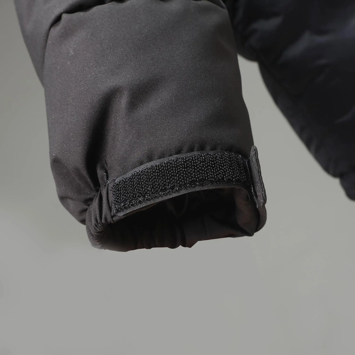 Men Women Hooded Puffer Jacket Lightweight Warm Down Coat Winter Insulated Quilted Coat Unisex Outerwear with Pockets